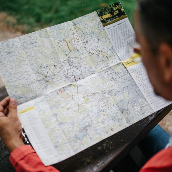 fontane-rad-tourguide-zur-fahrradtour-aufgeklappt